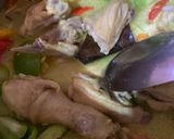 Foto langkah ke 3 dari resep Garang Asem Ayam |Santan dan Daun Pisang.