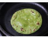 A picture of step 3 of Palak paneer rolls.