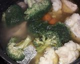 Foto del paso 3 de la receta: Caldo de pollo, todos mis tips para que quede riquísimo