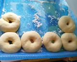 Foto langkah ke 5 dari resep Donat anti gagal.