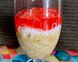 A picture of step 6 of 3 layered rice vermicelli in coconut milk sauce.