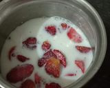 A picture of step 3 of Strawberry Shake.