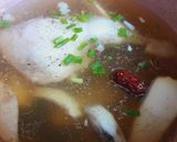Hình bước làm 2 của món Gà tiềm