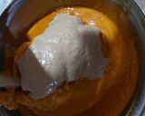 A picture of step 2 of Charga Gravy.
