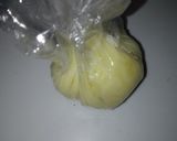 A picture of step 3 of Potatoe balls.
