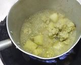 รูปขั้นตอนการทำที่ 5 ของ แกงเขียวหวานลูกชิ้นไก่สับไข่เค็ม