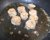 Foto del paso 3 de la receta: Merluza y butifarra de huevo en salsa almendras y azafrán