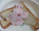 Foto langkah ke 3 dari resep Es krim strawberry yogurt simpel.