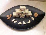 खोवा ओर खजूर की बर्फी (Khoya aur khajoor ki barfi recipe in Hindi)