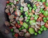 सोया चंग्स पुलाव (Soya Chunks Pulao Recipe In Marathi) रेसिपी स्टेप 3 फोटो 