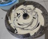 Foto langkah ke 3 dari resep Bolu Pisang Motif Marmer.