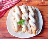 Foto langkah ke 5 dari resep Korean Twisted Donat.