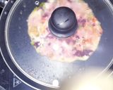 A picture of step 3 of Rava uttapam.
