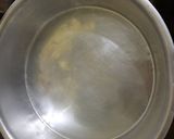 A picture of step 5 of Matar ka dhokla.
