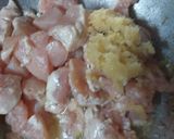 A picture of step 2 of Chicken tikka speghti pasta.