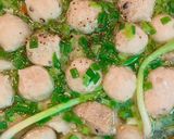 Hình bước làm 6 của món Mì tươi tự làm ăn với canh bò viên