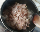 Foto del paso 2 de la receta: Garbanzos con calamares (o pota) con tomate