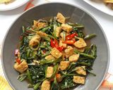 Foto langkah ke 5 dari resep Cah Kangkung Tempe.