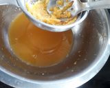A picture of step 1 of Orange Custard Oreo dessert.