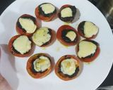 Foto langkah ke 6 dari resep Tomat Pesto Mozarella.