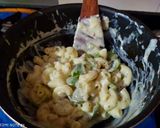 A picture of step 7 of White Sauce Pasta.