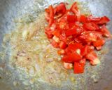 A picture of step 4 of Chettinad chicken curry.