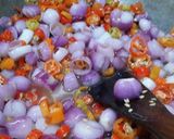 Foto langkah ke 3 dari resep Tumis cumi cabe bawang.