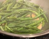 Foto langkah ke 3 dari resep Braised Garlic Green Beans.