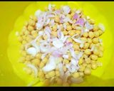 A picture of step 2 of Chana chat.