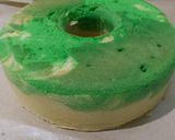 Foto langkah ke 9 dari resep Bolu marmer topping keju.