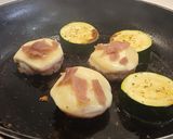 Foto del paso 4 de la receta: Hamburguesitas de Cerdo con Calabacín a la Plancha