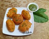 A picture of step 5 of Palak Batata Wada.