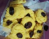 Foto langkah ke 1 dari resep Kue semprit custard.