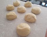 Foto del passaggio 7 della ricetta Brioches sfogliate con lievito madre