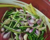 Foto langkah ke 2 dari resep Sambel bawang ikan peda.