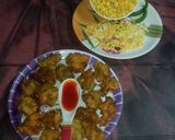 A picture of step 8 of Lauki chilka pakora with masala muri.