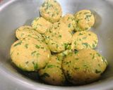 મેથી ના ઢેબરા (methi na dhebra Recipe in gujarati) રેસીપી સ્ટેપ2ફોટો