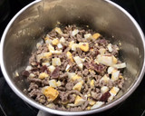 Foto del paso 2 de la receta: Galets rellenas de carne, huevo y jamón ibérico con salsa pesto
