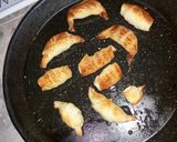 Foto del paso 3 de la receta: Factura y cañoncito con tapa de pascualina