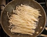 Foto del passaggio 2 della ricetta Vellutata di carote e funghi enoki