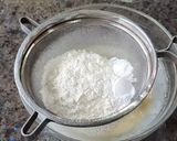 A picture of step 4 of Pineapple cake.