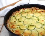 Foto del passaggio 14 della ricetta Crostata formaggio e zucchine con pane di recupero