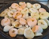 Foto del paso 1 de la receta: Muslitos de pollo al horno con vegetales