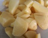 Foto langkah ke 1 dari resep Kentang Jamur Masak Kecap.