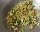 કાંદા બટાકા પૌવા (Kanda Bataka Poha Recipe In Gujarati) રેસીપી સ્ટેપ4ફોટો