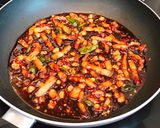 Hình bước làm 5 của món Kho Quẹt Từ Thịt Ba Chỉ & Tôm Tươi