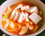 Hình bước làm 4 của món Canh Kim Chi Cá Ngừ (Chamchi Kimchi Jjigae)