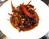 Hình bước làm 4 của món Khô cá cơm kho quẹt