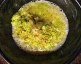 Foto del paso 2 de la receta: Tortilla de brócoli y queso