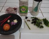 Foto langkah ke 1 dari resep Ayam Woku Kemangi khas Manado.